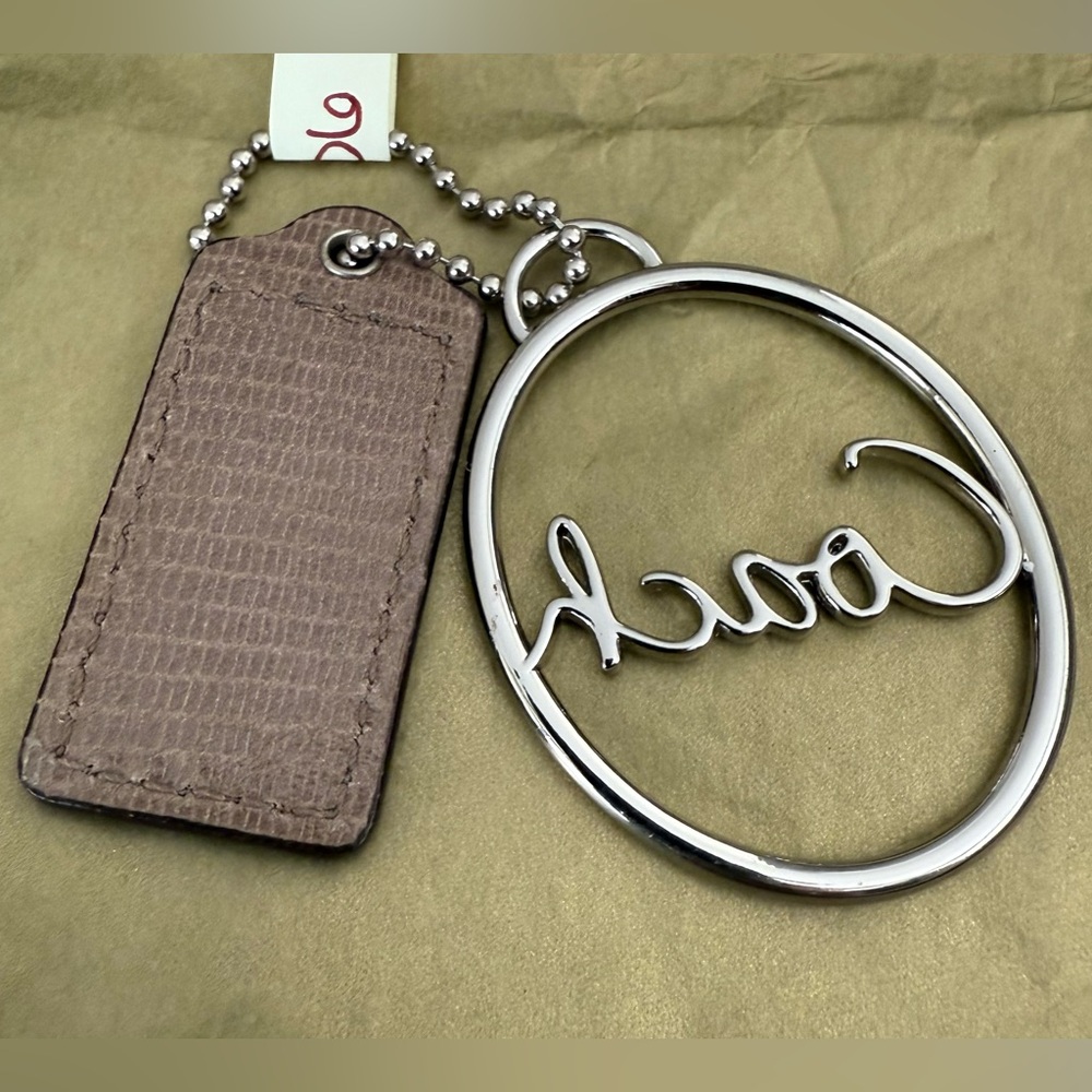 Coach (✨B1G1 1/2 off) Oval Script Metal and Brown Leather Hangtags - Picture 3 of 9